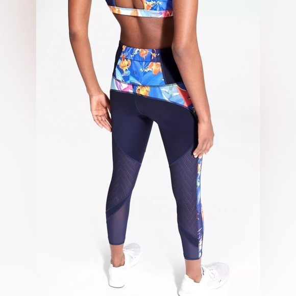 Athleta Tropical Precision Floral 7/8 Ankle Leggings Size Medium - Picture 2 of 11